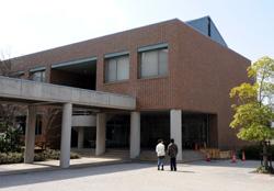 学部共通棟（西）の概観の画像