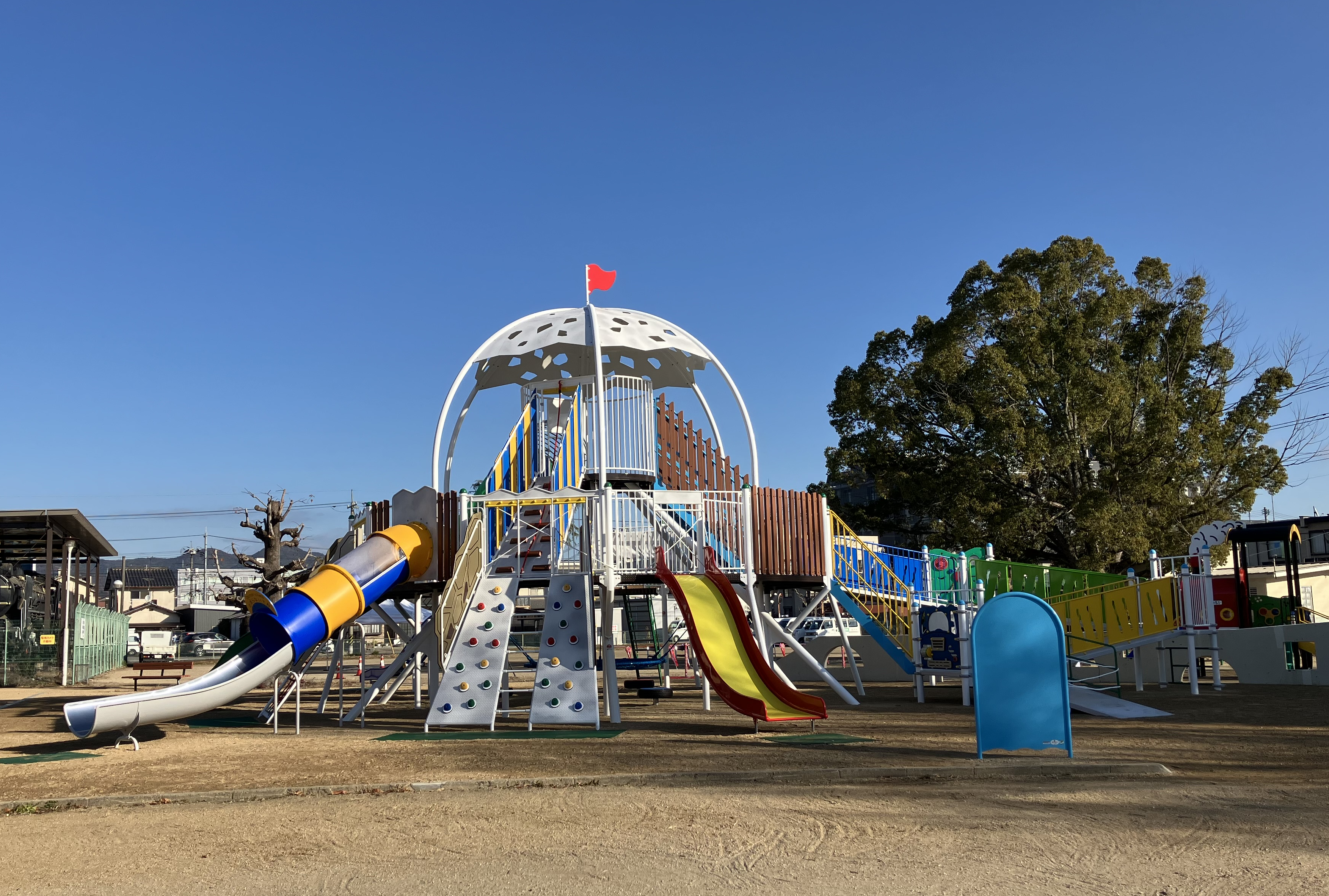 石原公園新設遊具（石の築山モチーフほか）