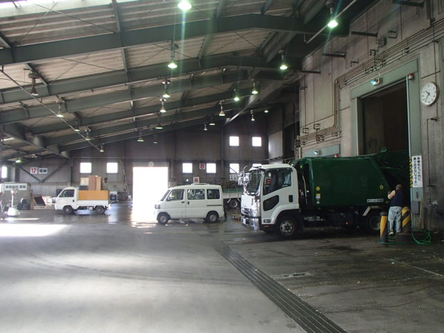 プラットホーム入口