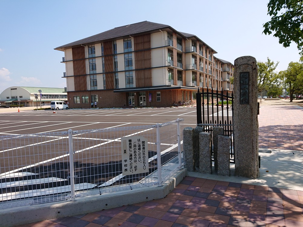 総社小学校　駐車場の画像1