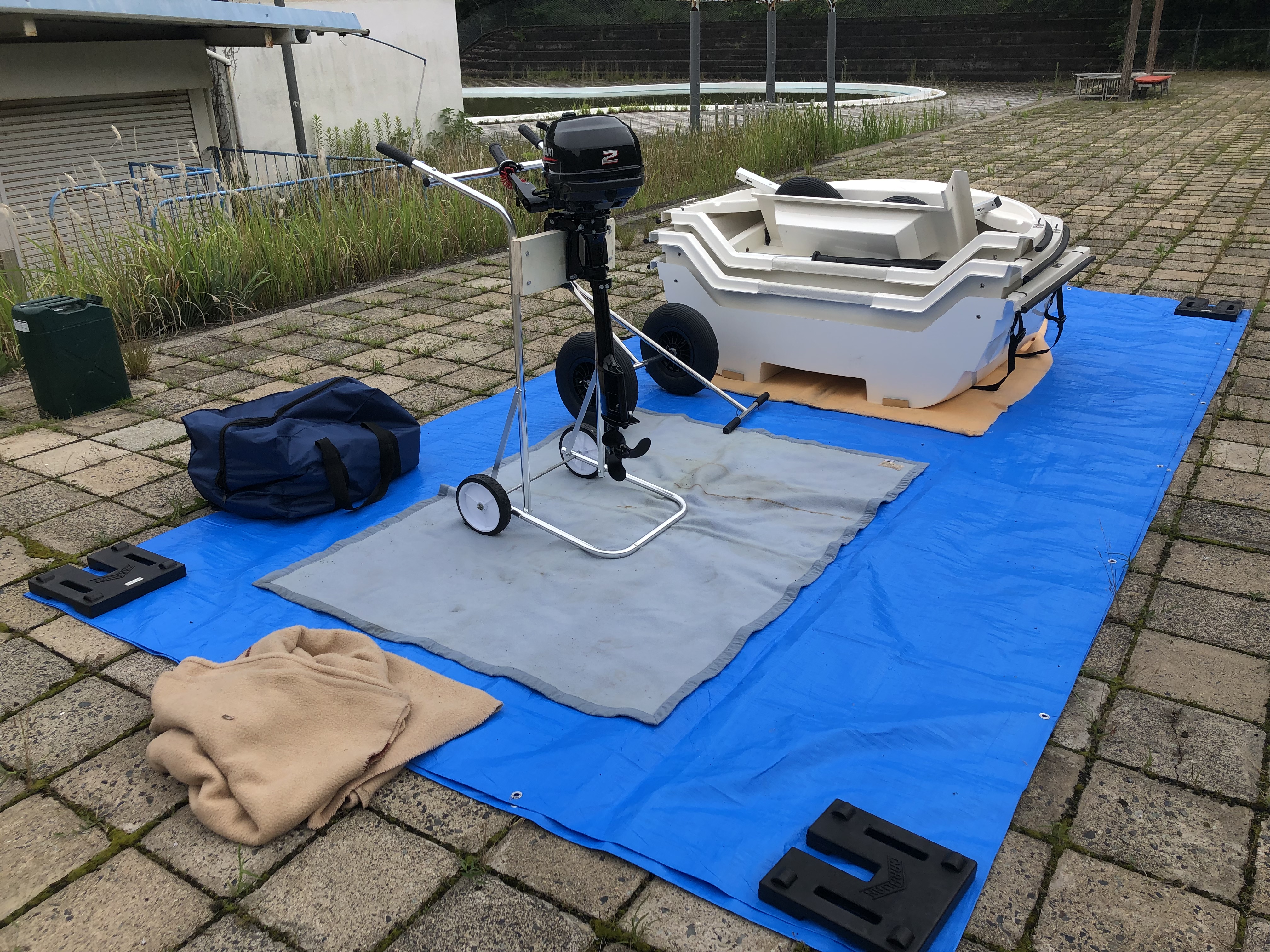 FRPボートを紹介する画像