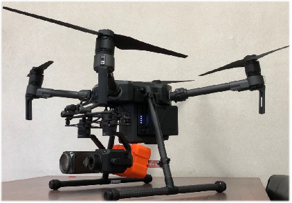 作業用多機能ドローンに180倍ズームと赤外線のデュアルカメラを搭載した画像