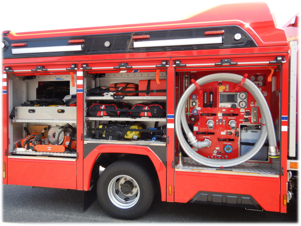 化学消防ポンプ自動車の右側格納庫の中の画像