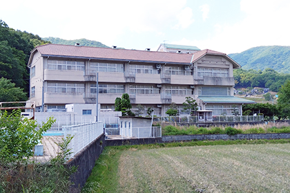 旧維新小学校カゴノ木ホール　  ［昭和第5投票区］の画像1