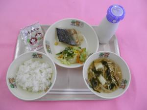 学校給食（３月３日）