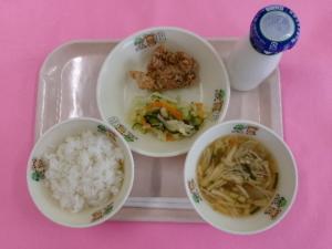 学校給食（４月２８日）