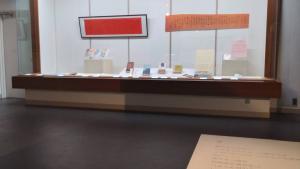 企画展の展示室内