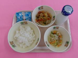 給食物資（１０月７日）