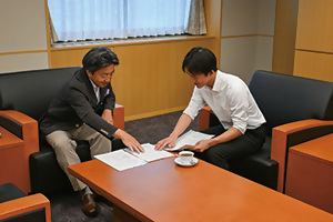 14日　総社市制施行20周年記念式典テーマ、ロゴマークなどの報告会への画像2