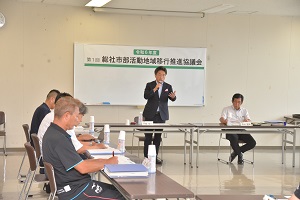 あいさつをする市長