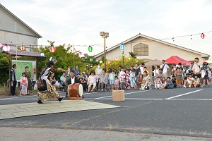 夏祭りやまての様子
