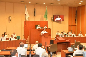 行政報告する市長の様子