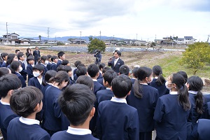 12日　ホタルの幼虫の放流式への画像1