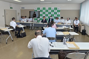 17日　8月定例市議会を前に記者会見の画像