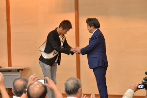 16日　プロボクサー・清水聡選手を市スポーツアドバイザーに任命の画像1