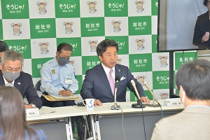 2日　6月定例市議会前の記者会見への画像
