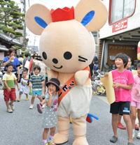 ゆるキャラグランプリの宣伝をするチュッピー