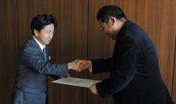 興譲館高校陸上部に招待状