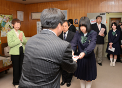 22日　音楽の“ちから”2013実行委員会からそうじゃ・宮城っ子基金へ寄付の画像