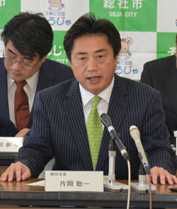 21日　記者会見で2月定例市議会に提案する議案を発表の画像1