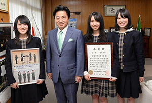 金賞受賞を報告