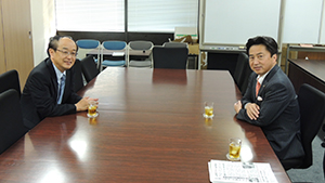 木倉局長と会談