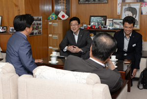 中村支社長と歓談