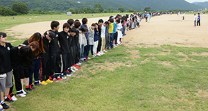 1097人1098脚の様子