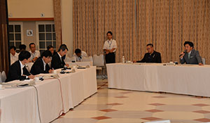 知事に意見を述べる市長