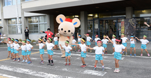 清音保育園児とのダンス