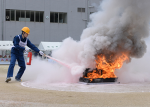 迅速に火を消す
