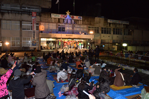 「花は咲く」を合唱