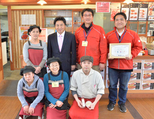 市長とスタッフ一同