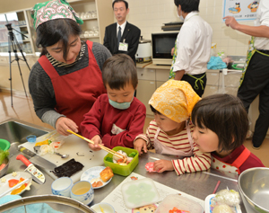 親子で楽しく弁当作り