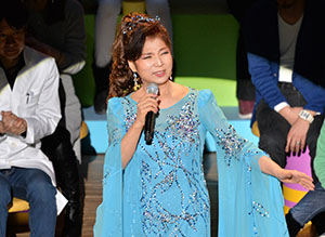 八代亜紀さんが熱唱