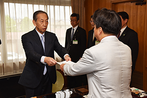 山中榮輔教育長