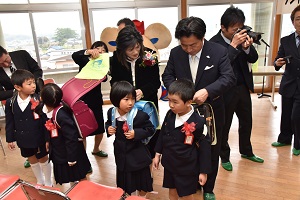 ランドセルカバーを付ける