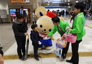 ティッシュ配り