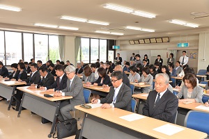 市内小中学校長や保育園長ら