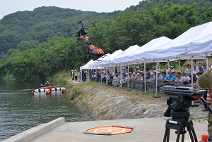 ドローン、救助用ボート運用開始訓練会の画像2