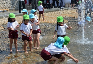 まちかどの泉　夏開き式の画像2