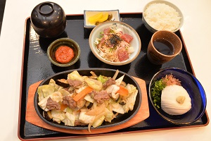 9日　そうじゃ！ヘルシーメニューにお食事処　前田の「豚スタミナ鉄板焼定食」を認定の画像2