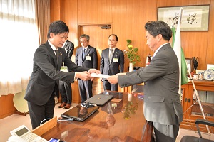 応援職員辞令交付