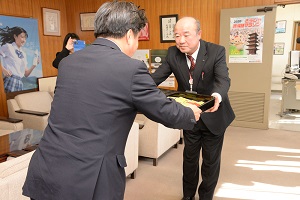 交通安全資材贈呈